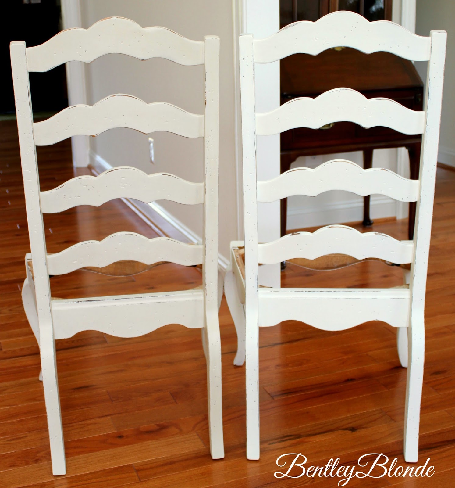 Dining Table & Chairs Makeover using Chalk Paint® decorative paint by Annie Sloan