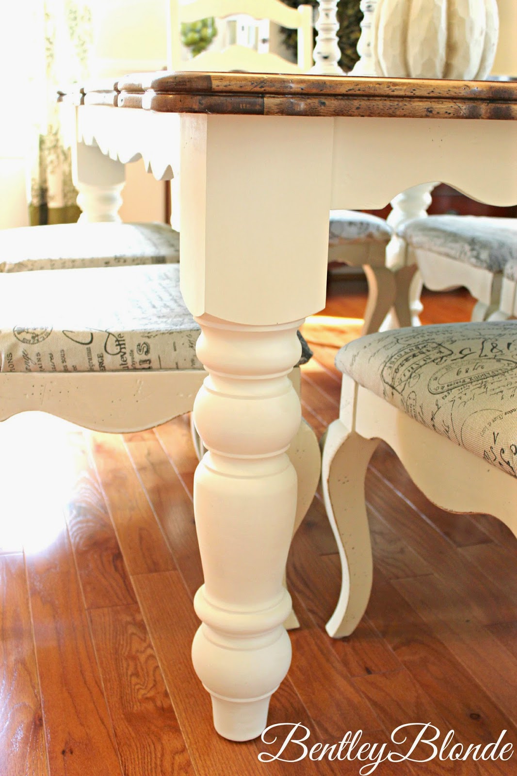 Dining Table & Chairs Makeover using Chalk Paint® decorative paint by Annie Sloan