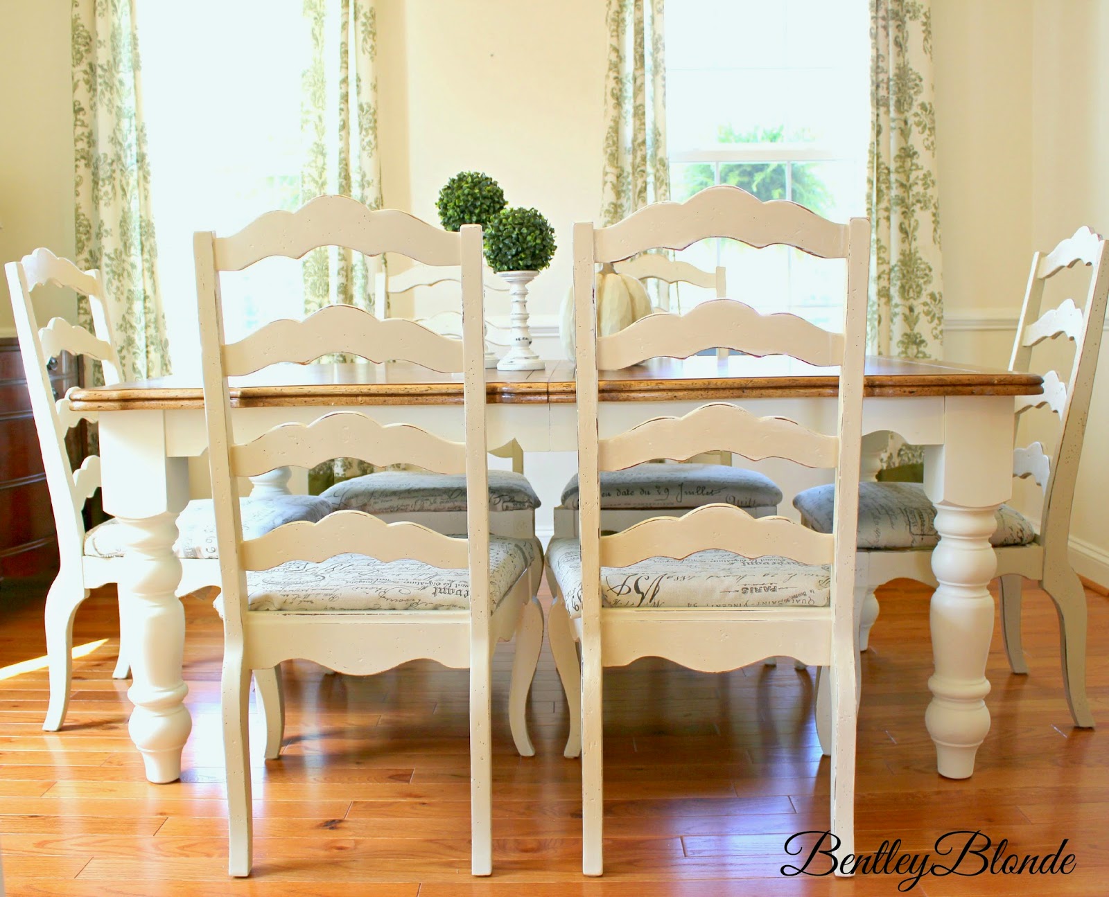 Dining Table & Chairs Makeover using Chalk Paint® decorative paint by Annie Sloan