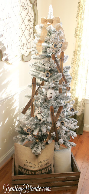 Holiday Brunch | Holiday Table Setting, Hot Cocoa Bar & Decor!